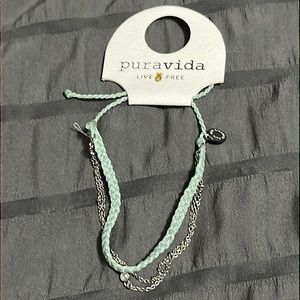 Puravida teal with chain bracelet.